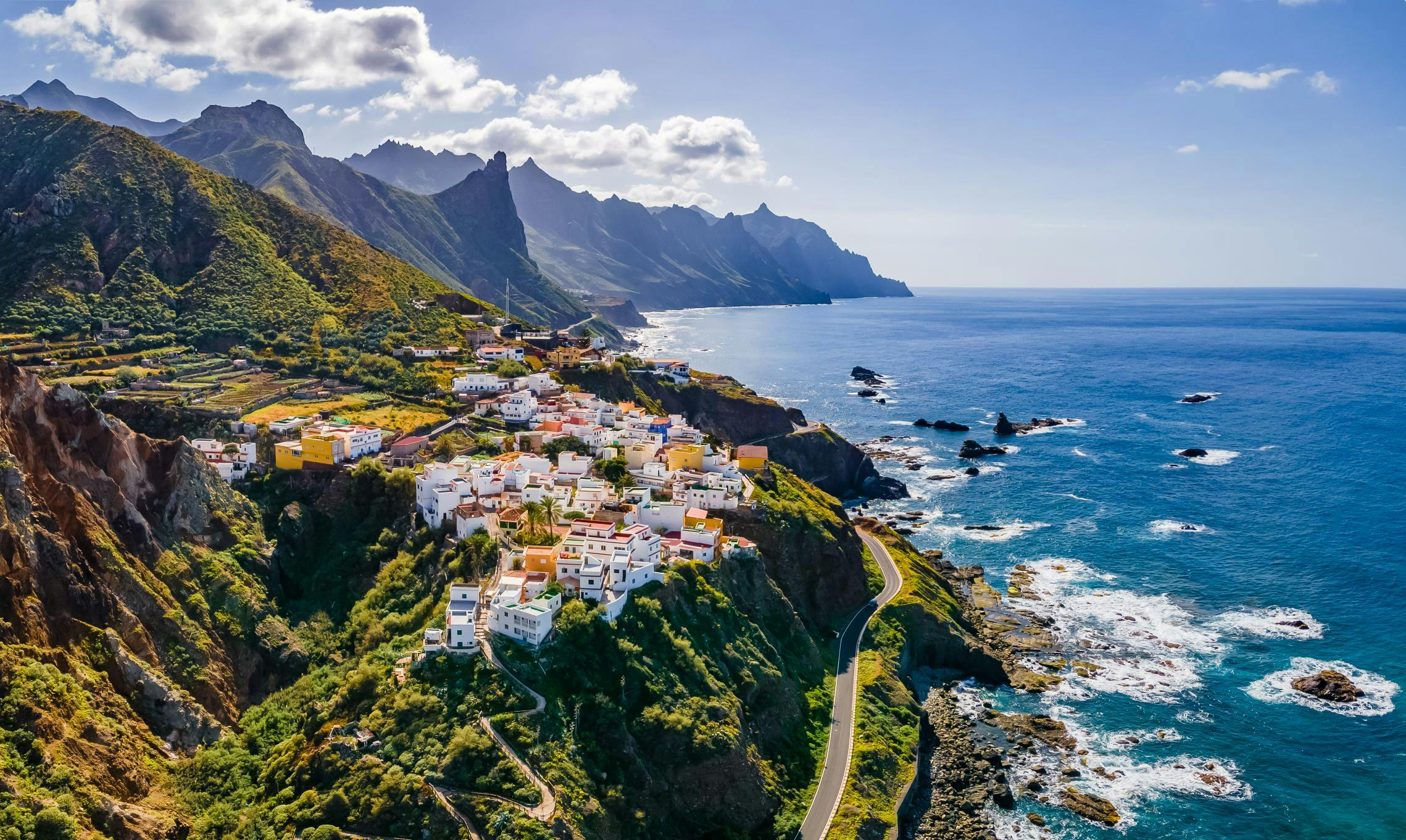 Jesenske počitnice na Tenerifih, Tenerife, Španija - 2699 EUR - 7x nočitev v apartmaju ali hotelu za 2 odrasli osebi in 1 otroka do 10,99 let, 3x povratna letalska karta na Treviso - Tenerife - Treviso